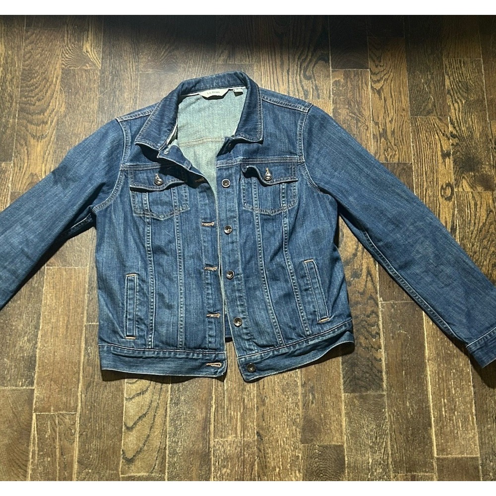 L.L. Bean Women's Blue Denim Classic Jacket Button Front Size Medium